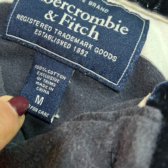 Abercrombie & Fitch men’s size M, muscle fit, short sleeve T-shirt, navy stripe - Picture 1 of 4